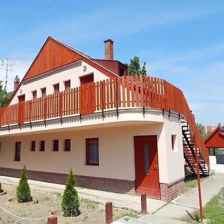 Napsugár Apartman Baja Exterior foto