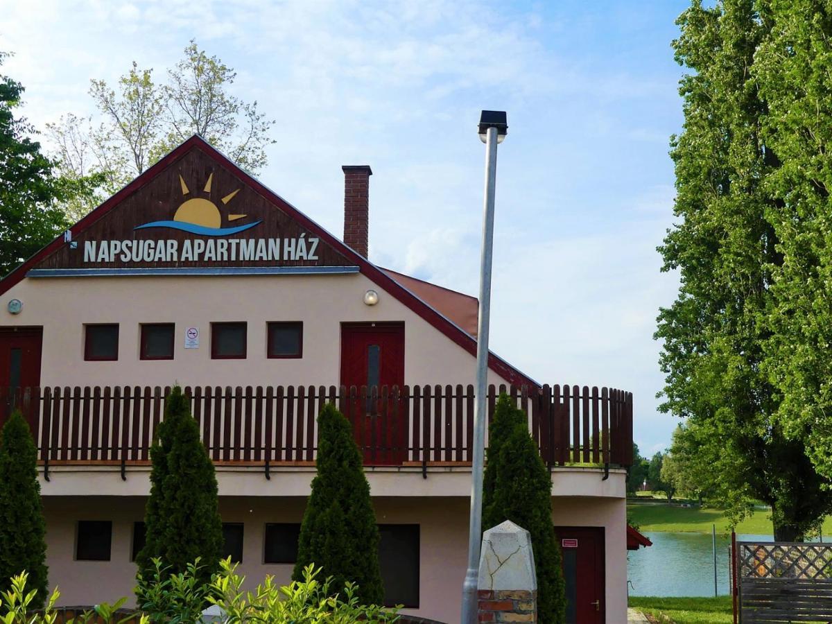 Napsugár Apartman Baja Exterior foto