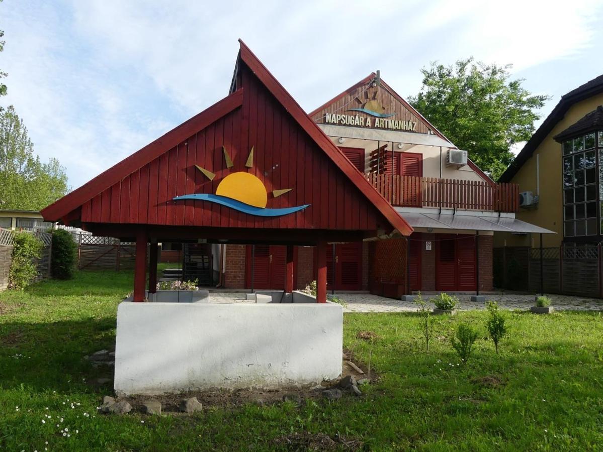 Napsugár Apartman Baja Exterior foto